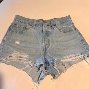 Levi's 501 Light Blue Distressed Cutoff Denim Shorts- Super trendy!🙌🏼